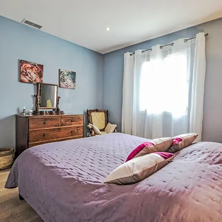 Dom wakacyjny La Romaine By Interhome Vers Pont du Gard